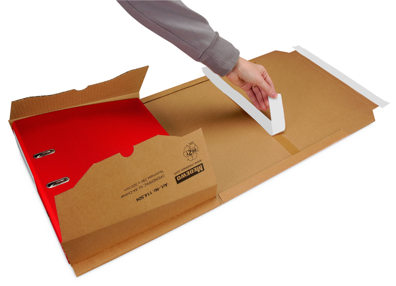Ziehen Sie das Trennpapier ab und klappen Sie den Deckel auf die Seitenlaschen.