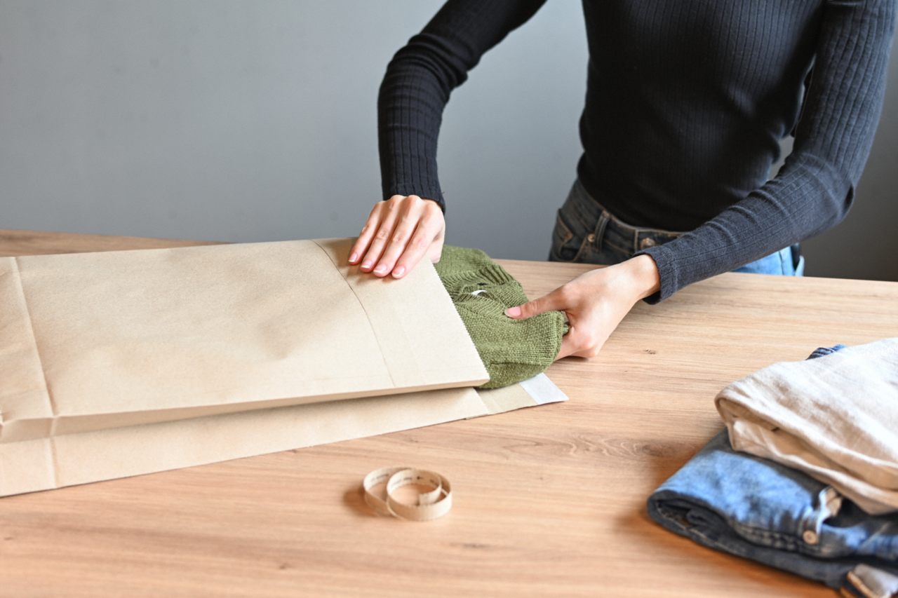 Graspapier-Versandtasche wiederverschließbar mit Blockboden