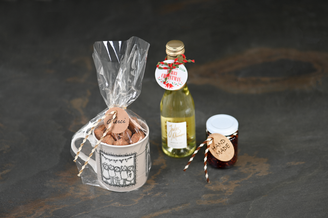 Geschenk- & Produktanhänger mit Verschluss-Kordel