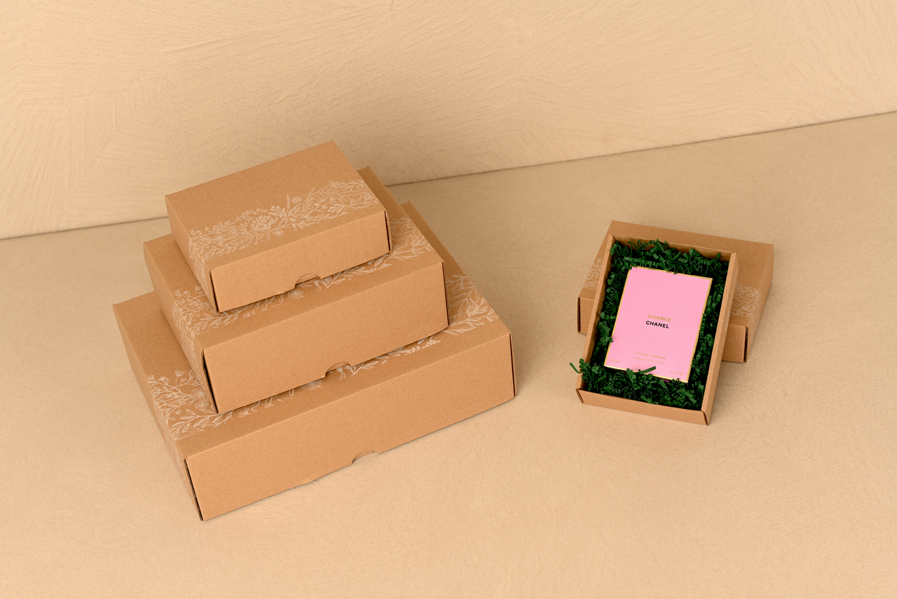 Geschenkschachtel mit Stülpdeckel & floralem Muster