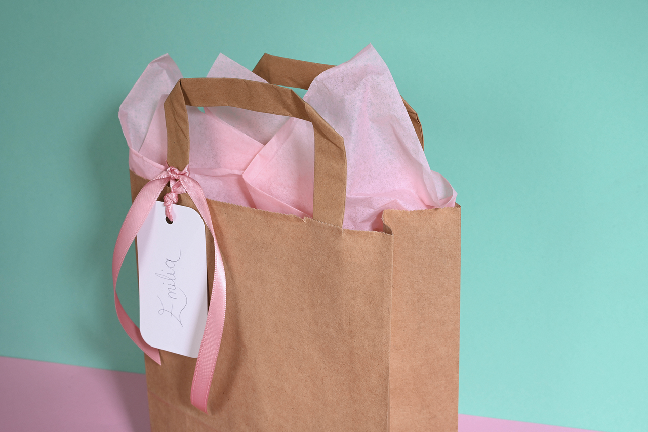 Tragetasche aus Kraftpapier