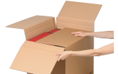 eine Schachtel für Inhalte unterschiedlicher Größe dank individueller Anpassung an das Packgut – spart Platz im Lager und am Packtisch