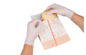 Einfach zu befüllen: Snack in Snack-Bag hineinlegen, …