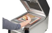 … wenn der Kunde bestellt, Inhalt im gleichen Beutel im Kontaktgrill oder Ofen erhitzen, …