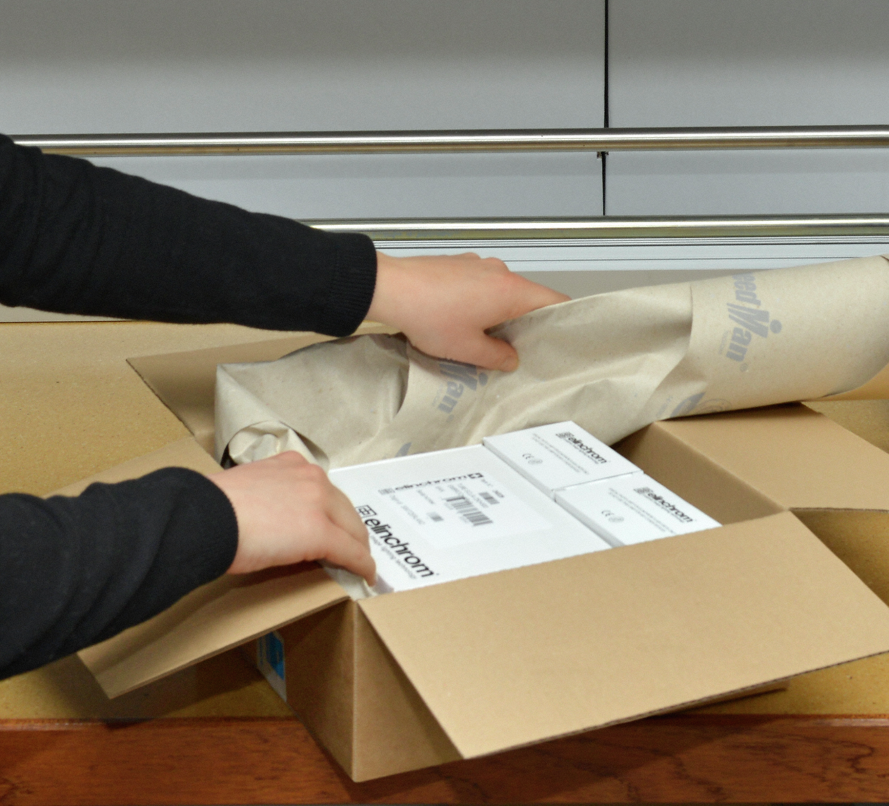 umweltfreundliche Hohlraumfüllung mit Papiersträngen