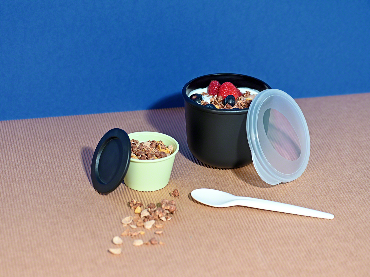 geeignet für kalten oder warmen Inhalt – kombinierbar mit schwarzem bzw. hellgrünem Lunchpot