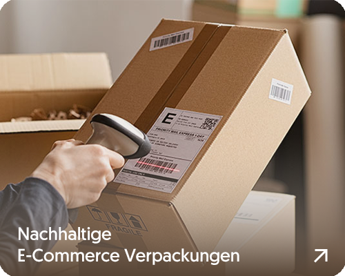Paket das per Hand eingescannt wird