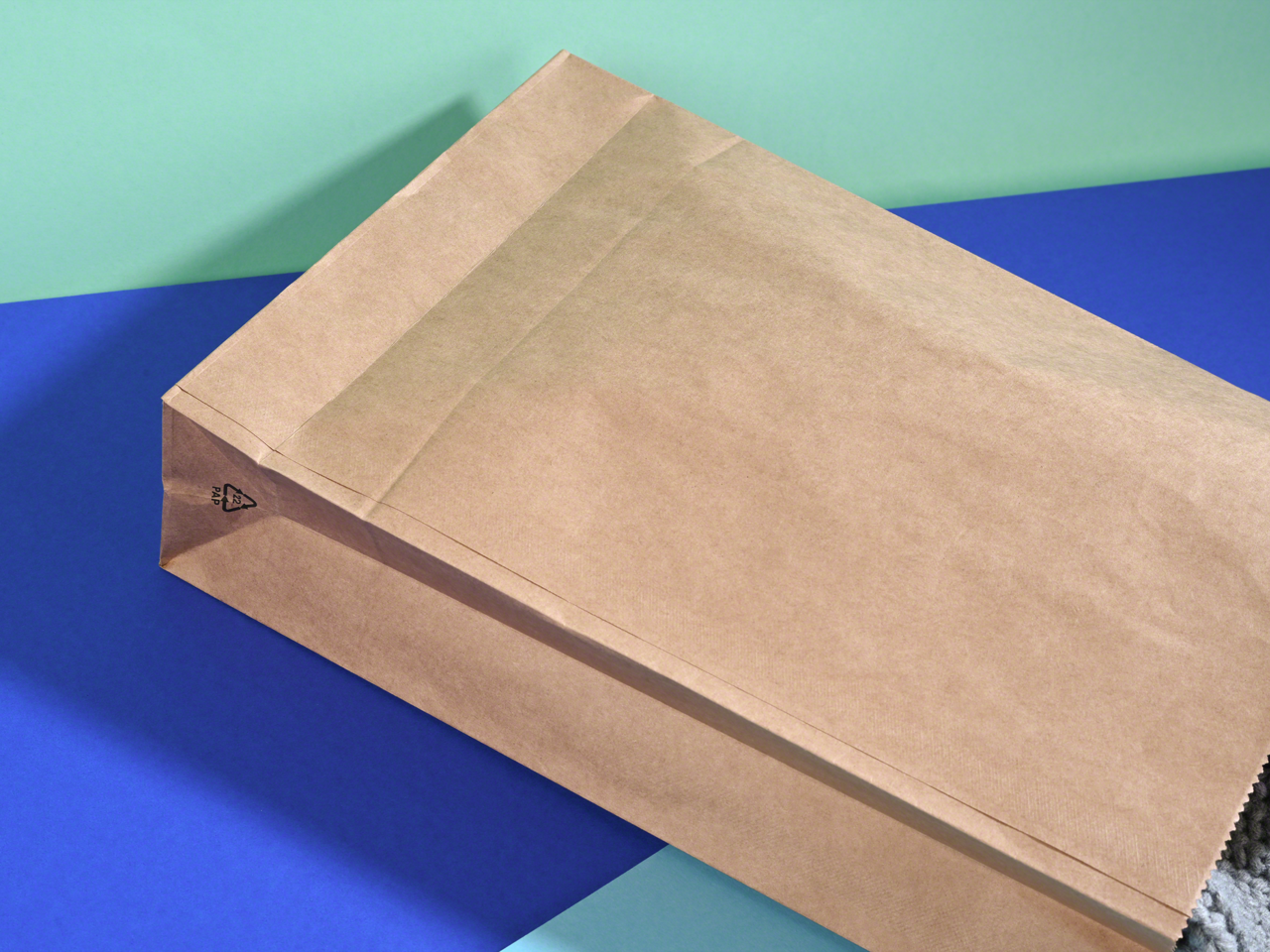DHL-Kleinpaket Papier-Versandtasche mit Blockboden