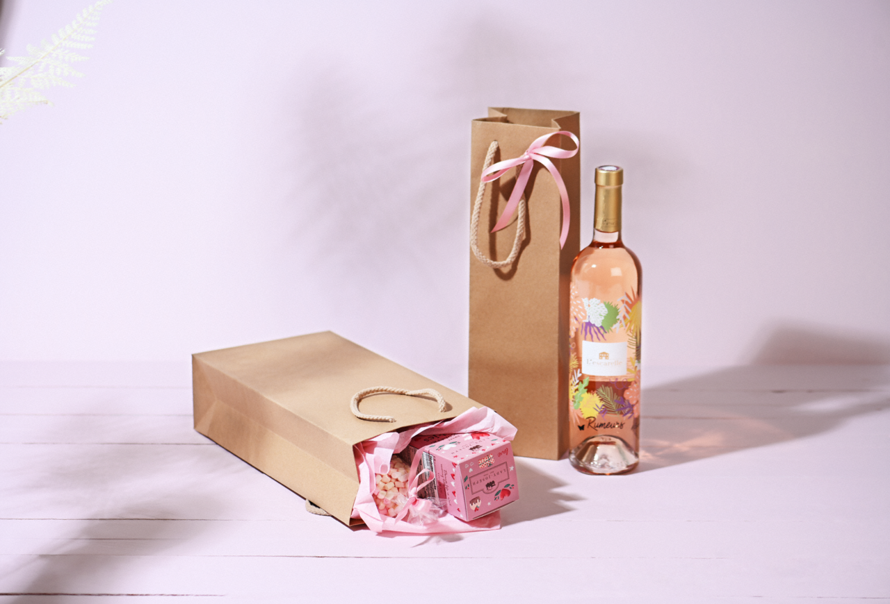 Geschenktragetasche aus Papier in verschiedenen Größen 
