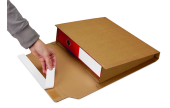 Wenden Sie den ORDNERPAC und ziehen Sie das Trennpapier ab.