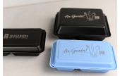 Mit einer individuellen Gravur oder Bedruckung ideal für Ihr eigenes Pfandsystem geeignet – schon ab 100 Stück möglich.